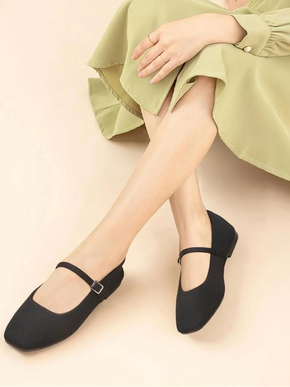 Athmile flats offers lightweight